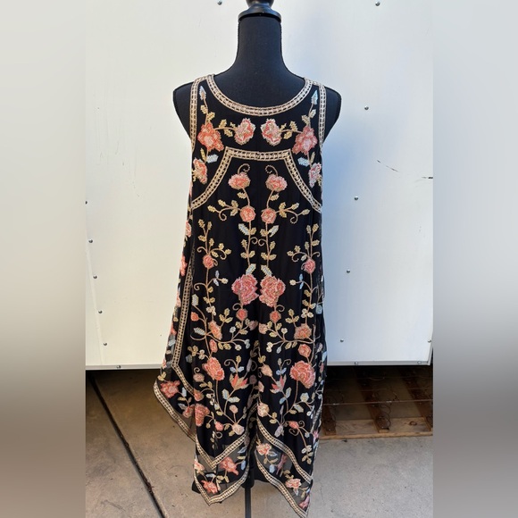 TOLANI flower Embroidered Black Dress - Picture 4 of 8